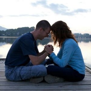 41939 couple praying 1200 630w tn